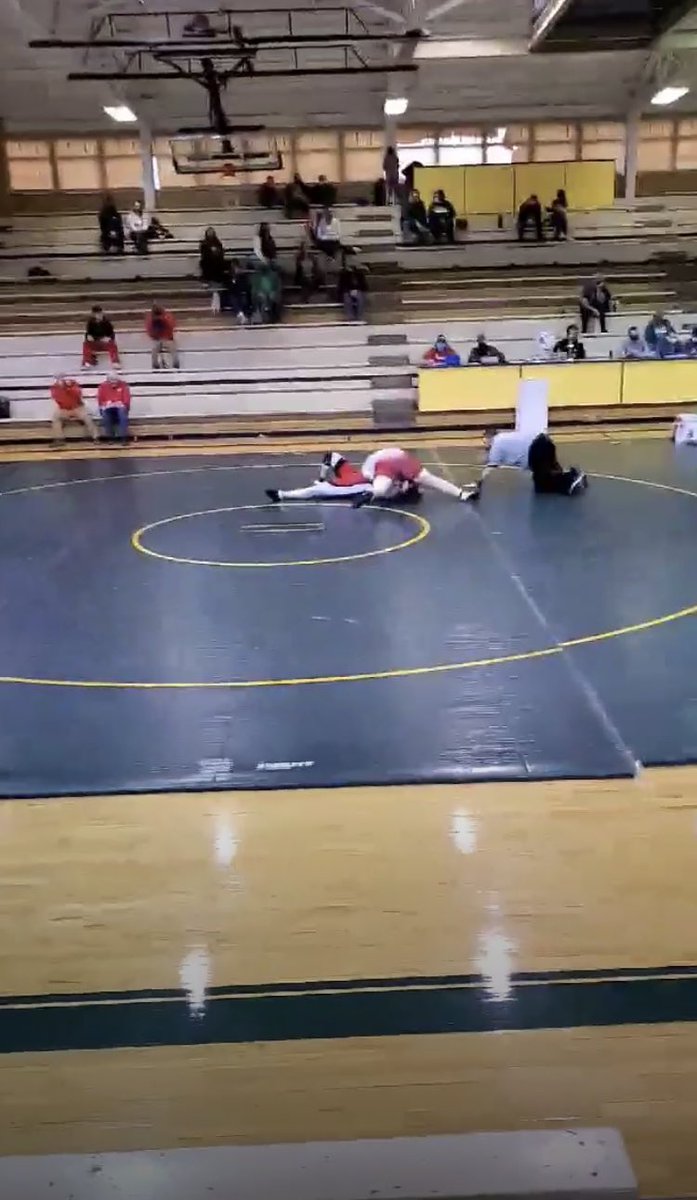 CoachKling59's tweet photo. Oldest finished his team wrestling invitational today 3-2 and ended it with a first round pin after fighting off the ground. Fought from the bottom and took his shot when he had the opportunity. He has had a great week!! Super happy for him!! #keepgrinding #braggingdad https://t.co/huW2nX1a37