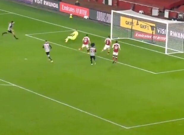 What a recovery by  #LenoHe initially makes a mistake by rushing out an extra 5yrd as he cannot get near the ballThis rushing cuts his reaction time & contributes to him spilling the shot but then he does excellently to readjust & flick the ball away preventing a tap-in #FACup  