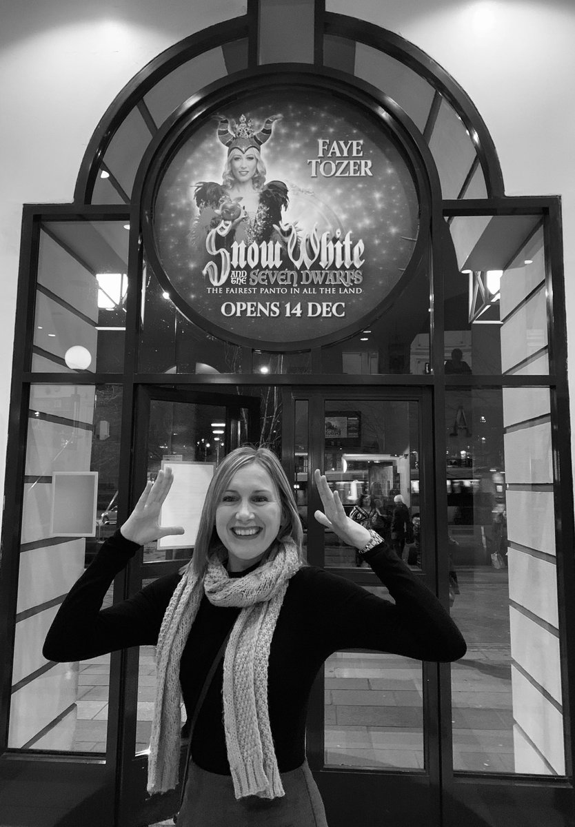 LianneWlf's tweet photo. On this day last year I was watching the best panto ever! Thank you @Faye_Tozer 🎟🎭💃🏼🥰 https://t.co/f1ESyHB55w