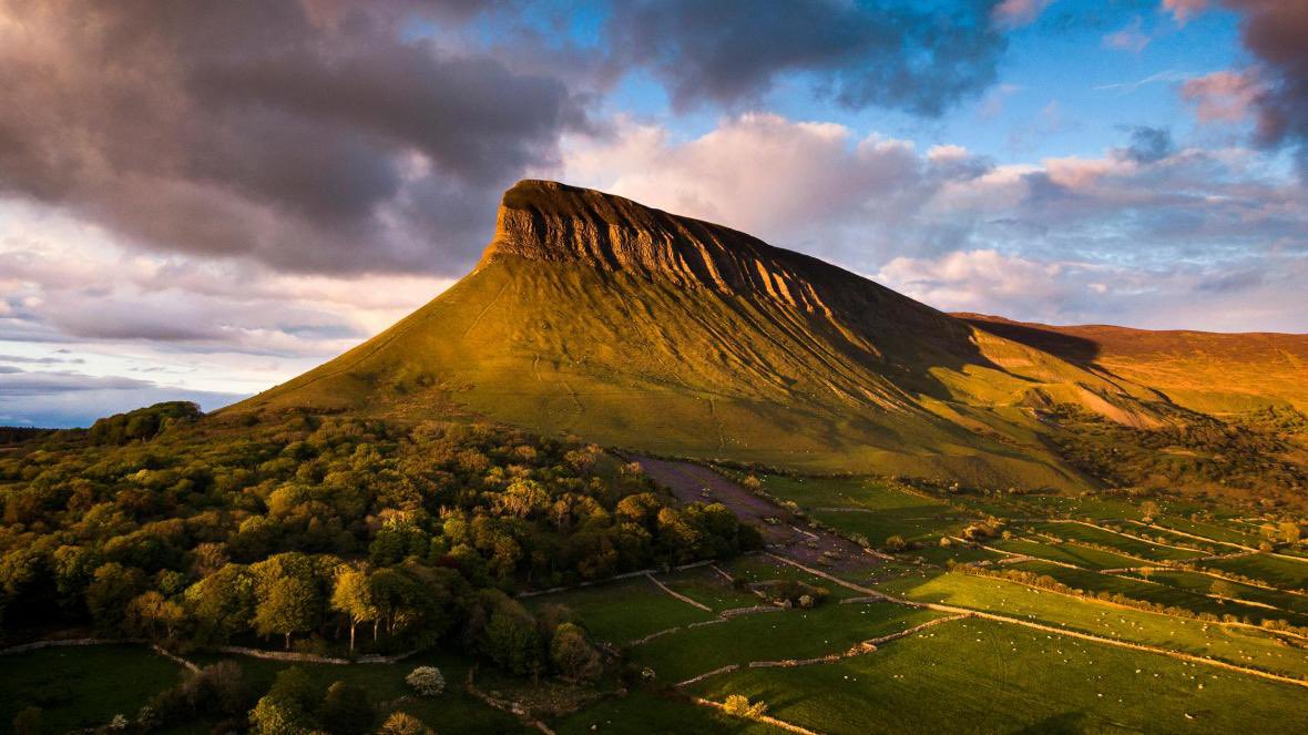 HR_ForAll's tweet photo. Ben Bulben that moved Yeats and still moves me every time I come back and see this wonder of the world! Table Mountain eat your heart out! #Sligo #CountySligo #YeatsCountry #Yeats #PoeticInspiration #Poetry #WildAtlanticWay https://t.co/uxacPvKJXy