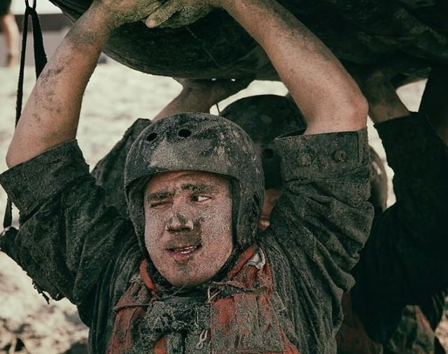 Une semaine, réputée comme l’épreuve militaire la + dure au monde est également effectuée durant cette 1ère phase. Vous l’avez devinez je parle de la... HELLWEEK.