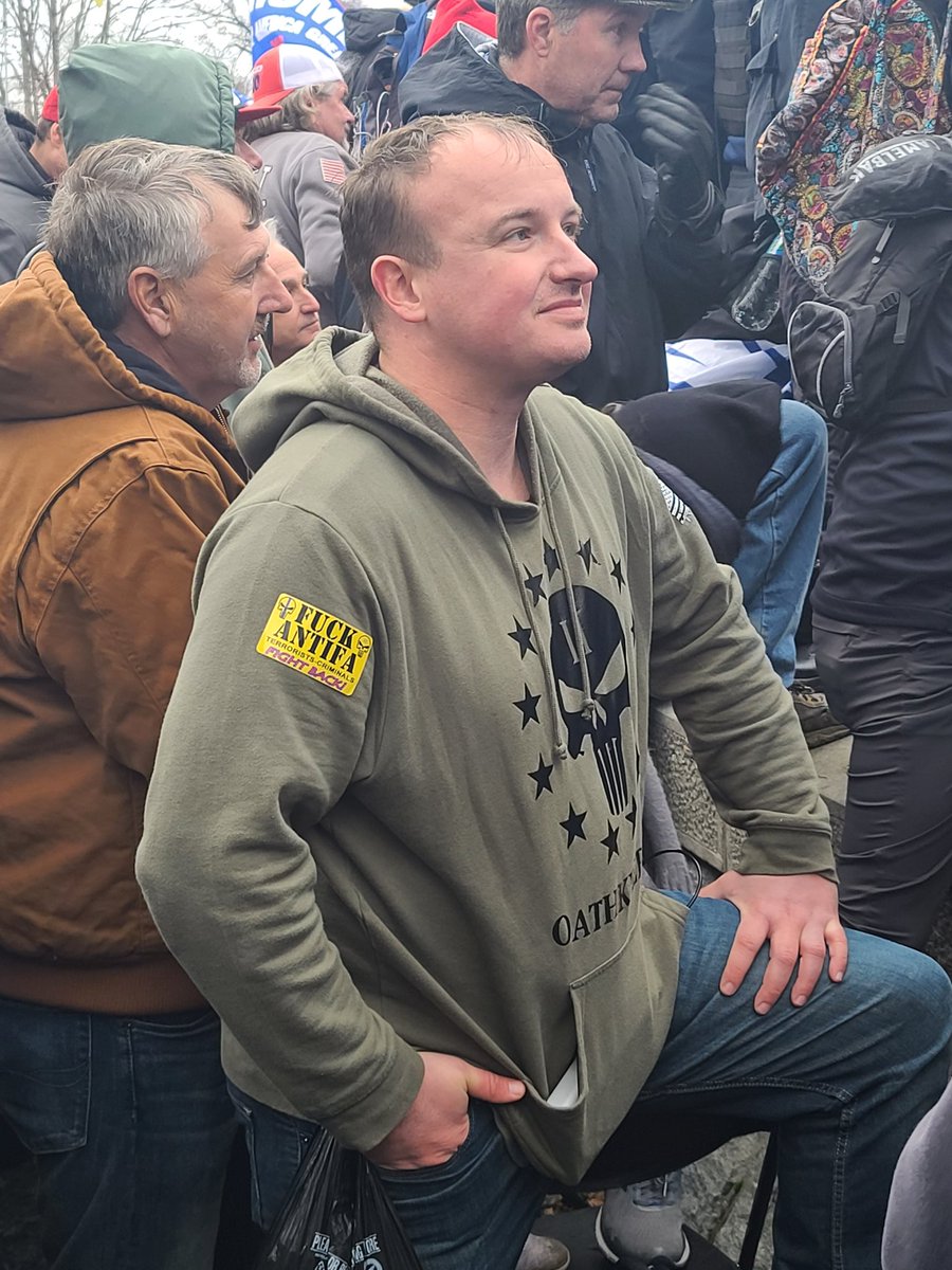 Within the crowd I saw the same sticker as earlier that was posted at BLM plaza by a person wearing an oathkeepeers hoodie with the punisher logo on front. 80/