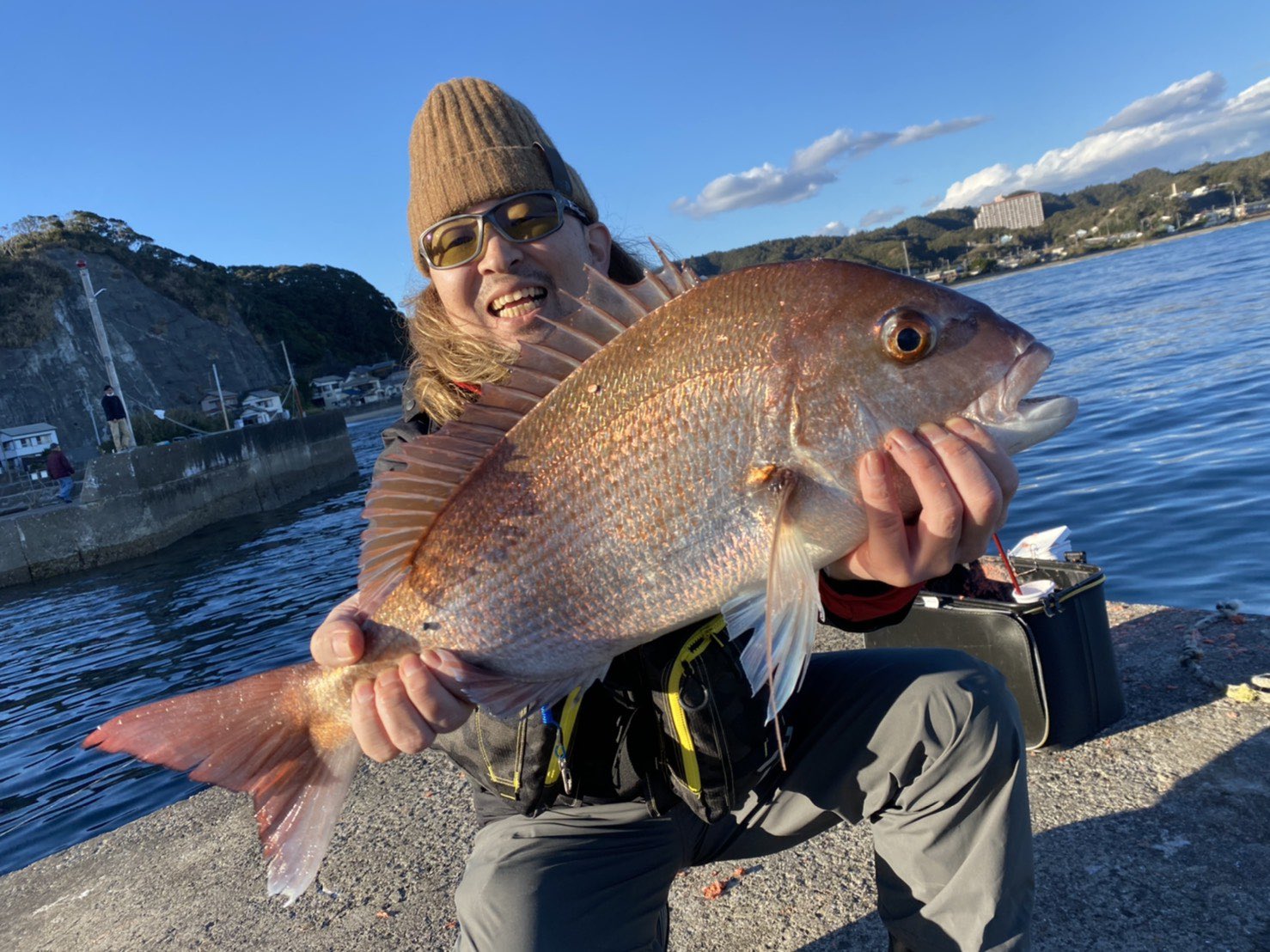 Costafishingservice 釣果情報 堤防でフカセ釣りでの釣果です 真鯛60センチ メジナ40センチ2枚その他カイズなどなどが釣れました 水温も下がってきてフカセ釣りの季節になってきました マダイ グレ メジナ クロダイ チヌ フカセ釣り 磯釣り