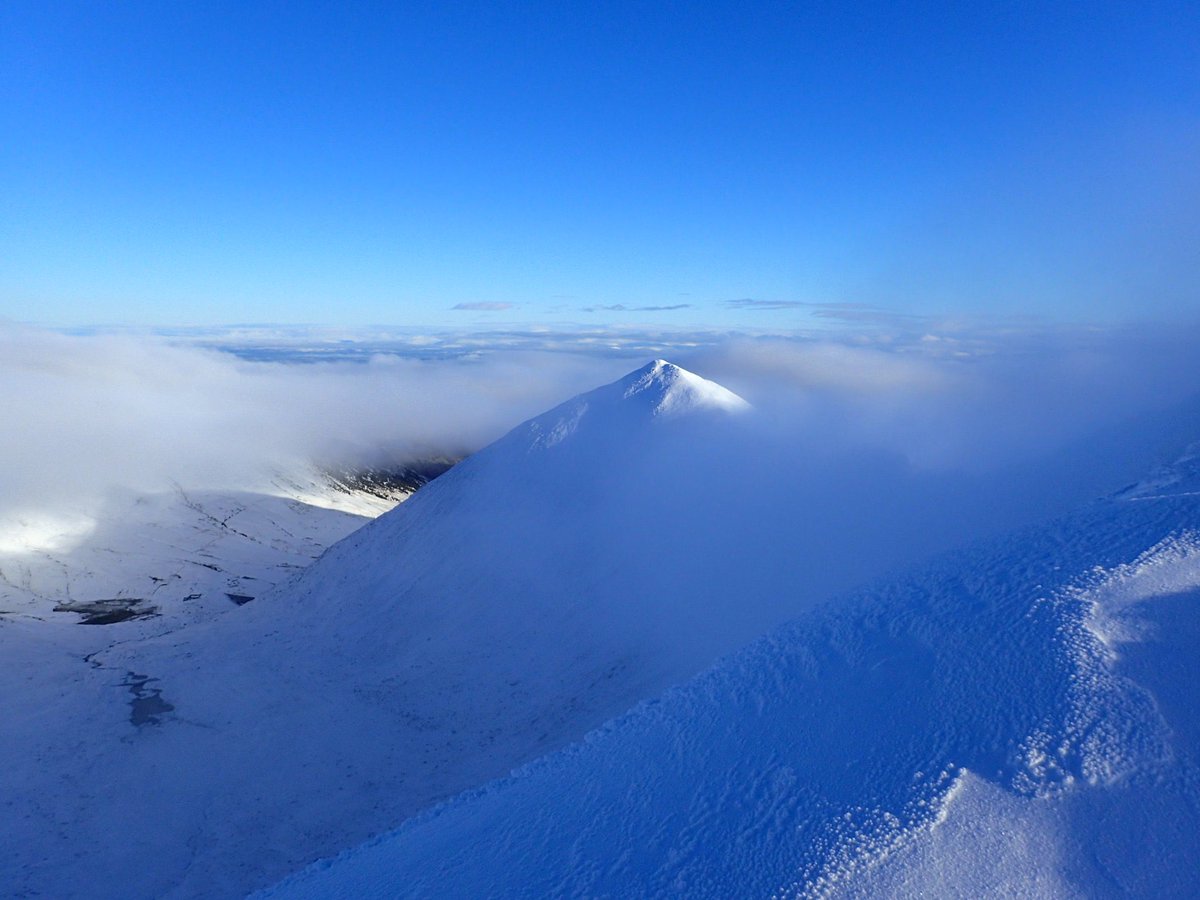 NYorkshireTony's tweet photo. If you need to ask โwhereโs Helvellyn?โ You shouldnโt be climbing Helvellyn. The summits of the #LakeDistrict mountains saw temperatures below -16โ today. Bad choices of exercise put your life and those of rescuers at extreme risk. #StayHomeย #ExerciseLocal https://t.co/8UEIbCwU4e