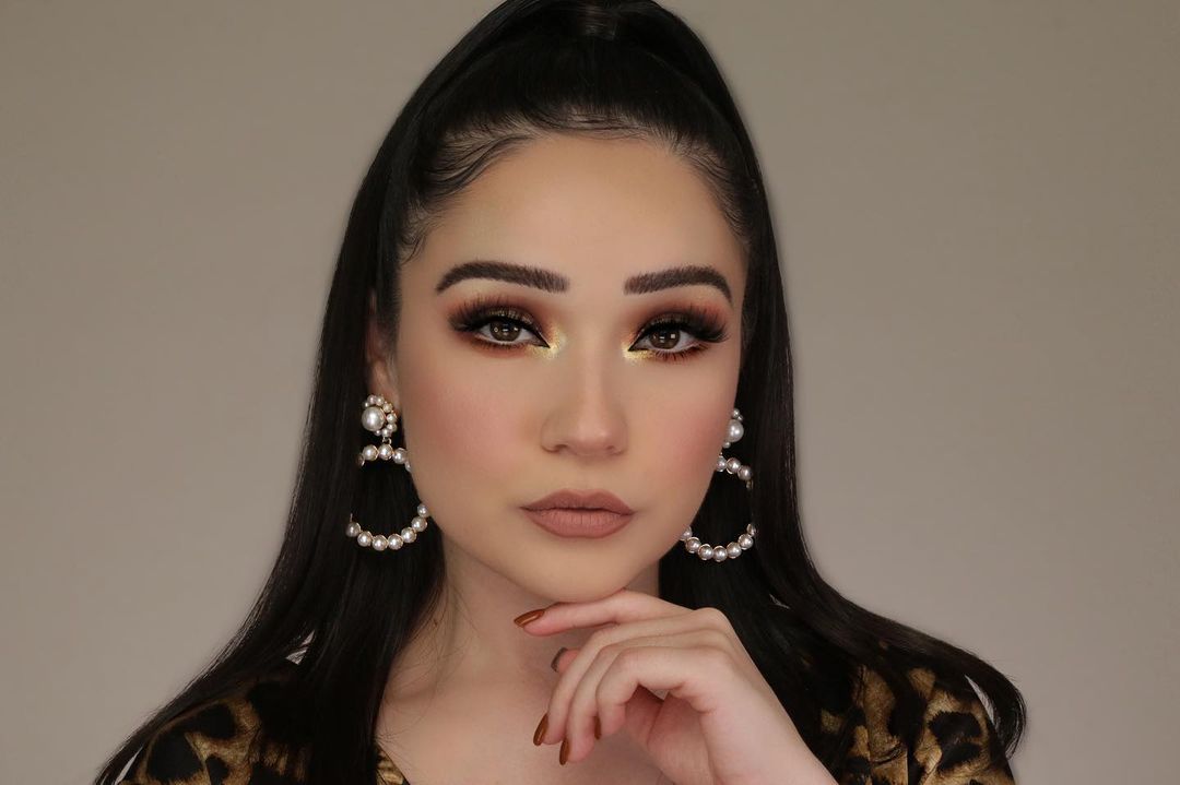 wetnwildbeauty's tweet photo. A whole lot of YES with @mua_karlatrevino's look! She's using #PhotoFocus Concealer in Light Ivory, Translucent Setting Powder, and  #MegaGlo Contouring Palette 😊

Get them @Walmart @Amazon @Target @UltaBeauty @Walgreens and ALWAYS at https://t.co/DfcILGjYdk 

#wetnwildbeauty https://t.co/DBt77DsOpv