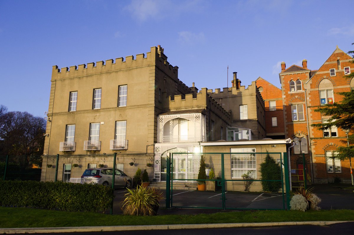 Drumcondra Castle, Drumcondra – Currently used as a school for the blind, the current building sits on the site of an Elizabethan castle built by a John Bathe, c1560 (apparently there is a tablet in the basement bearing the date of construction). The castle is famous for (1/6)
