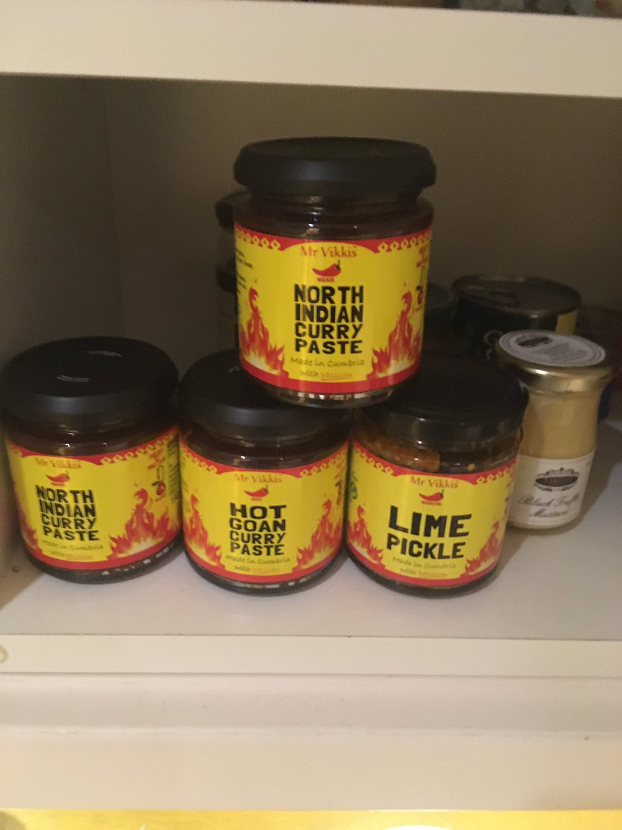 carl1shoot's tweet photo. @YorksherGrump @Johnnythebouy @MrVikkis Hooked.............need to put an order in for both garlic pickles and apricot and gooseberry  chutneys
#Happyaddict https://t.co/fi9j5xfXfd