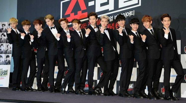  #EXO   group photos that are lowkey forgotten -small thread