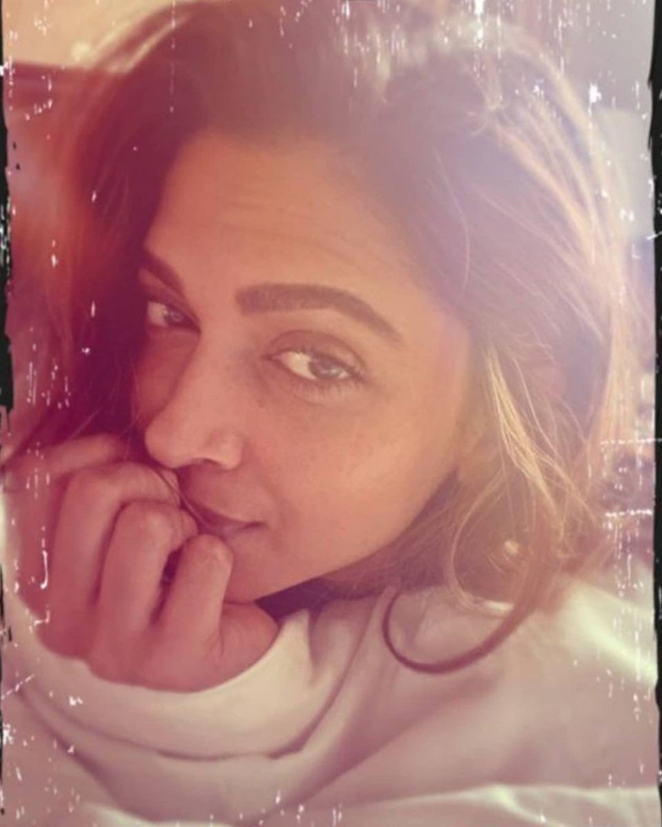 deepika_crazen's tweet photo. Queen Deepika Padukone is coming to end pollutions
#DeepikaPadukone #Bollywood https://t.co/Dy45vVZy7w