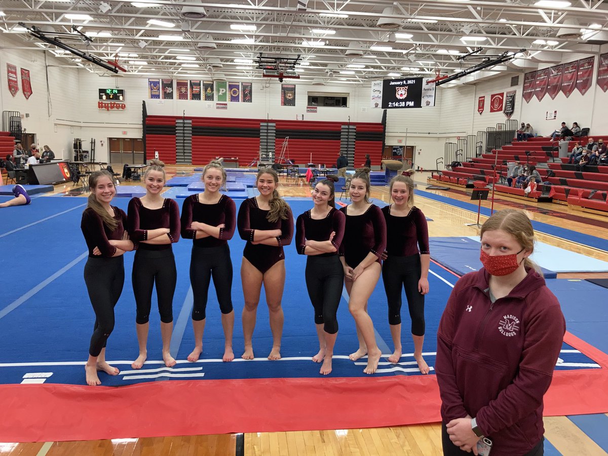coachdossett's tweet photo. #throwinitback. BHS invite 2021 https://t.co/CgDfccp5lv
