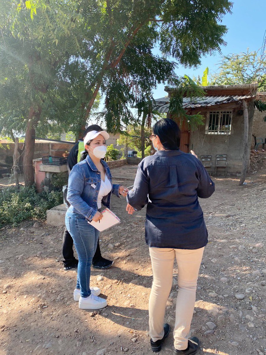 FatimaCanVel's tweet photo. Hoy desde temprano en compañía del Ing. Alejandro Zazueta Felix de #CNOPSinaloa tuvimos la oportunidad de recorrer casa por casa, las colonias Loma de San Jerónimo y Ampliación El Mirador donde pudimos darnos cuenta de el problema de abastecimiento de agua que hay. https://t.co/nBwvhQDIdJ