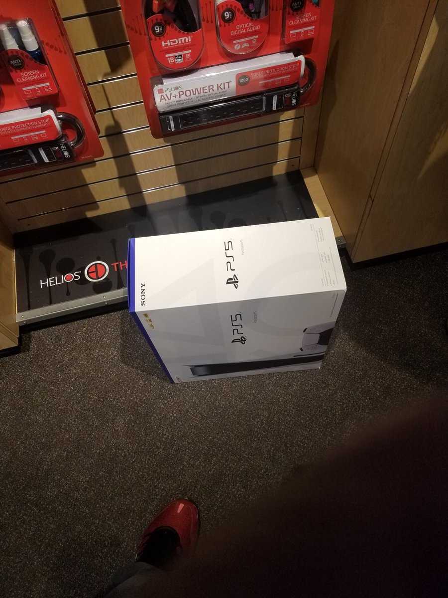 HuskerJaySims's tweet photo. @PS5StockUpdates Nebraska Furniture Mart Omaha,NE 1/9 25 disc &amp; 10 digital. SECURED DISC https://t.co/SeUjX3Il7Z