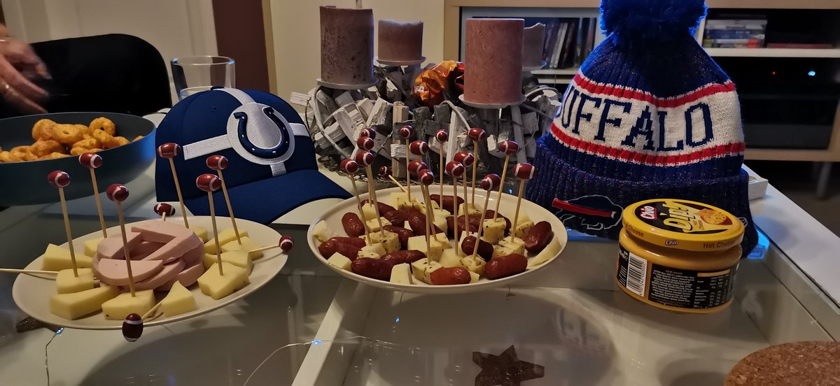 Nikashe3's tweet photo. Snack Time! #letsgobills #rannflsüchtig #ranNFL @ransport https://t.co/dyWpzc3ifU