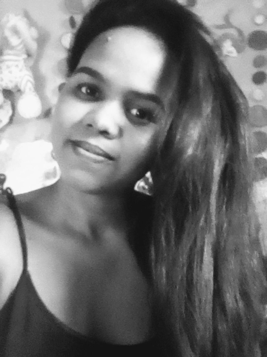 MiaVane03's tweet photo. Al natural, sin filtros y en Black and white😊❤️ https://t.co/tY2WfpPL0t