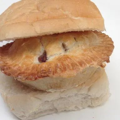 WHATSFORDlNNER's tweet photo. Pie Sandwich... 

Yes or No? 🤔 https://t.co/4n12eL2So4
