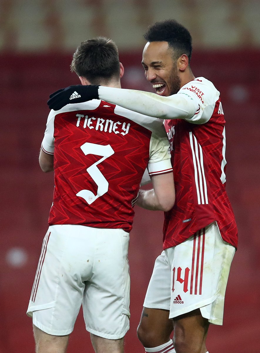 Arsenal's tweet photo. On a plate 🍽 

@Aubameyang7 🤝 @kierantierney1 

#EmiratesFACup https://t.co/RbCK0vgM28