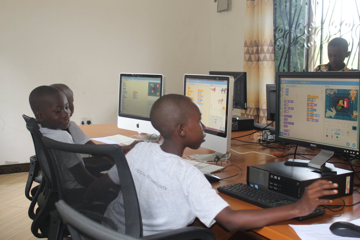 tehama_academy's tweet photo. Njia mojawapo ya kukuza udadisi ni watoto kujifunza kutengeneza #GAMES kupitia #PROGRAMMING. #scratch #programming4kids #STEM4KIDS #KidsInICT https://t.co/DDHH3K2skU
