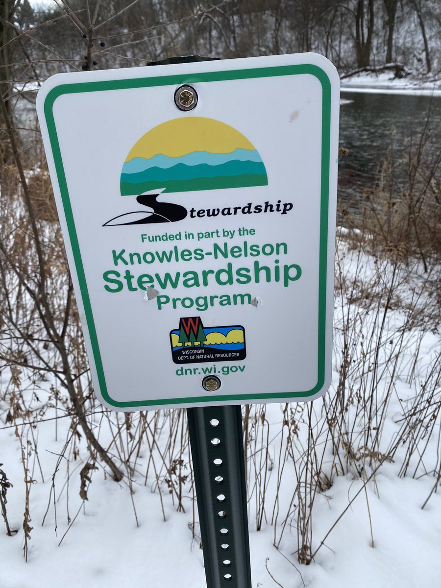 WIPublicLands's tweet photo. Good winter hike today along the MIlwaukee River on urban public lands, some of which were bought with Knowles-Nelson Stewardship funding. Good to see folks fishing the open areas of the river in January! https://t.co/zpZd5NieDx