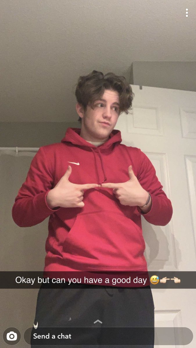 azadagrandito's tweet photo. If anyone sees this guy let me know he sold me a bag of grapes that wasn’t even grapes!!! It was Mf deer poop.
Not cool 🤢🤢 https://t.co/dyB7tNJPB4