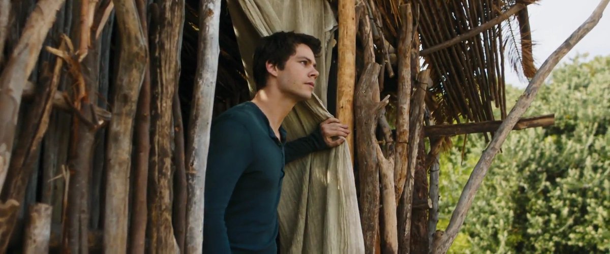 90snewts's tweet image. thomas wakes up in the safe haven and sees newt