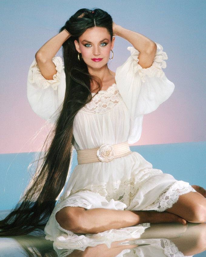 Happy 70th birthday to American country music singer and songwriter Crystal Gayle, born January 9, 1951. 