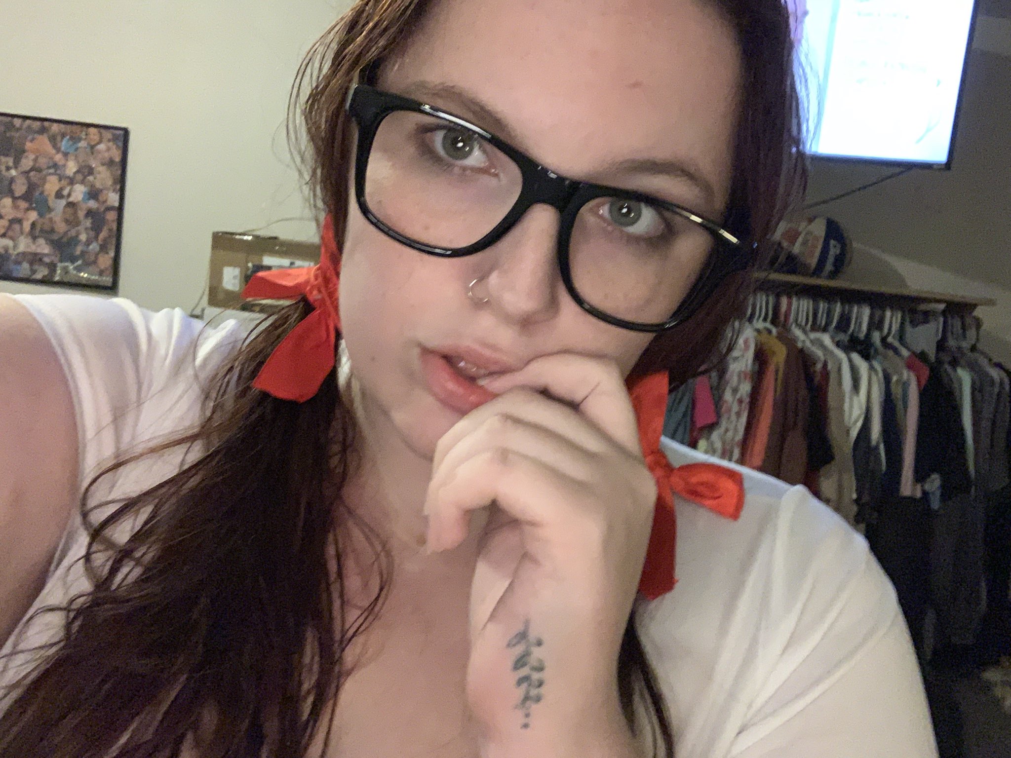 2 pic. #onlyfans #thick #collegegirls #onlyfansnewbie #sellingcontent #nsfwtwitter #retweet y’all come to my profile and sub to my onlyfans (link in bio) #RETWEEET 🤤🤤🤤💕💕💕💕 https://t.co/TNYD1rRK5O
