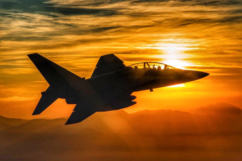 346Pilots's tweet photo. Turning in a great weekend 
#m346 #master346 #Pilot #AvGeek #aviationphotography https://t.co/MpFGce52dj