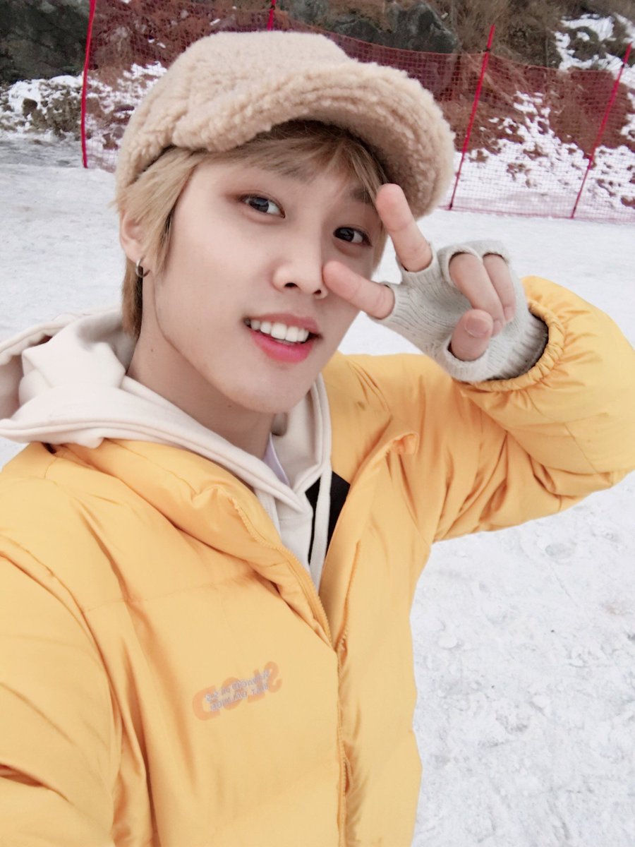 newboyztwt's tweet photo. 𓂃 . 💨 𓄹 𝐛.est 𝕨𝕖 ! 𝄞 ___,, 𝗡𝗕𝗭 ╱ ⁺ 뉴보이즈 ᝰ 新offıcıāl ぃ up:datǝ ✰. 𝟤𝟣𝟢𝟣𝟢𝟫. ✦% ( ﹫_🐿' › #_YUKIO * )
¡NEW B! No podía perderme la #ICHIGOStreamParty, así que hoy me presento, soy #TeamSnapping. ¿Qué esperan? Vayan a escuchar este hitazo. 👋🏻 https://t.co/InqJvyk4xz