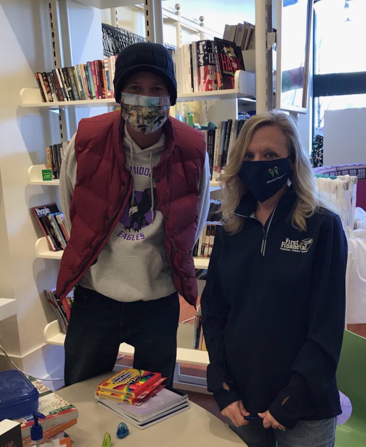 foundationbcps's tweet photo. Thanking Mrs. Cindy Jones, @FFFCUofMD, EDFOUNDATION Board Member and Chair of the Exchangeree Roundtable Council for volunteering on EXCHANGEREE SATURDAY.
Visit https://t.co/gkron5G8GD to sign up to volunteer with us!
#Donate #hostadrive #volunteer#communityinaction https://t.co/BiariPPQqv