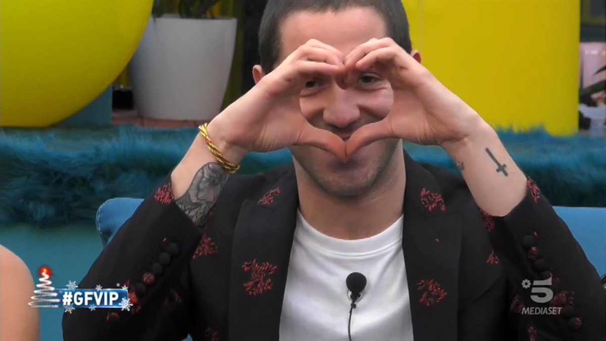 Bianca01110304's tweet photo. Non poteva finire con lo sponsor di una canzone dei ragazzi di amici, Maria confirmed
#CePostaPerTe #Amici20 #giordanaangi #siccomesei https://t.co/WCoMJBQjeg