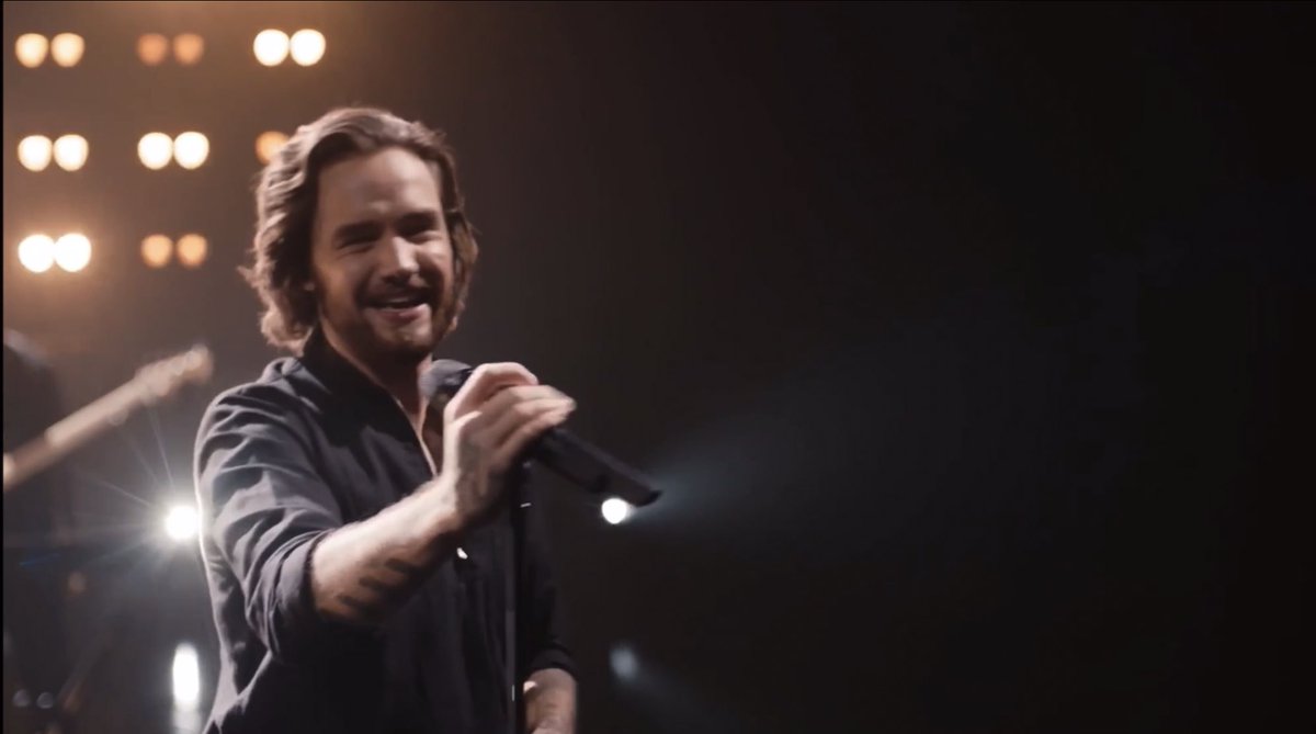 dcsf_24's tweet image. I can't express how much I thank you for doing this! I feel my heart full, super happy even though I'm crying! The show was incredible, you were wonderful and reminded me of the best years of my life! Just... thank you so so much @LiamPayne 💙 

 #LPFinalAct