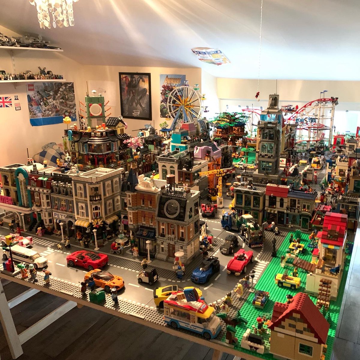 BRICKUNIVERSE1's tweet photo. Ma ville lego ! Si vous voulez la voir en détails je vous mets le liens : https://t.co/T2eCcIezB1 PS: je débute sur tweeter 😂 #lego #legocity #mavillelego #legocityupdate https://t.co/0pUpQKPs5g