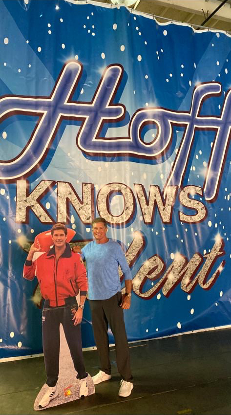 DavidHasselhoff's tweet photo. You can own my personal life size Mitch Buchannon cardboard standee from Baywatch, autographed! Bidding in the Hoff auction is open now, go to https://t.co/i9vRAc2aeM
#DavidHasselhoff #TheHoff #Auction #Bidding #LiveAuctioneers #DiligentEstateSales #Baywatch #CardboardStandee https://t.co/RaSxYSYl3s