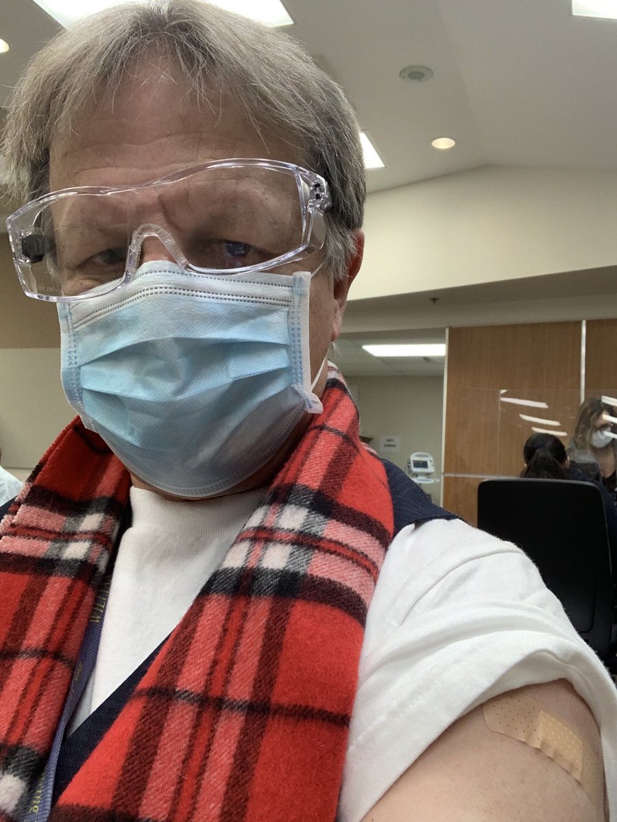 vintordoc's tweet photo. Just received my covid vaccine. I needed this so that I can continue to serve the patients in the north west Toronto region. https://t.co/pf1HK92yCx
