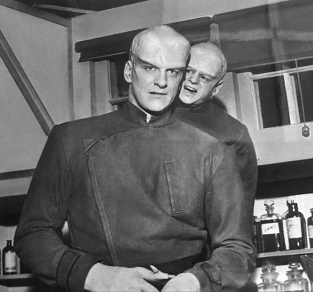serieenye's tweet photo. El enigma de otro mundo y su miniyó
#JamesArness #BillyCurtis https://t.co/3gt8QXwrXO