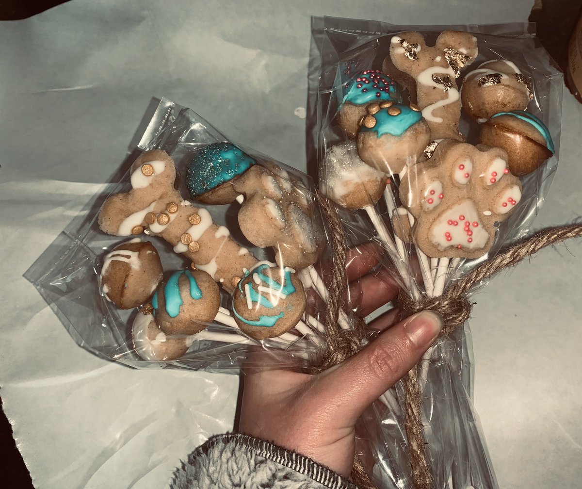 maceeeggers6's tweet photo. put an order in today for a doggie birthday cake, cake pops, or even donuts ! 🍩🧁💞 https://t.co/KfZWT9saii