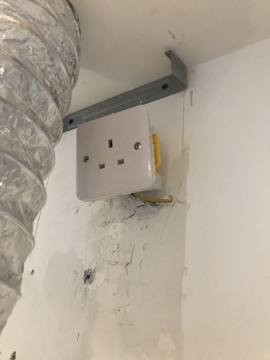 emmadaveyVA's tweet photo. We also exposed poor electric work behind our kitchen extraction! How can they keep getting away with it!? https://t.co/RqVuZmEJ97