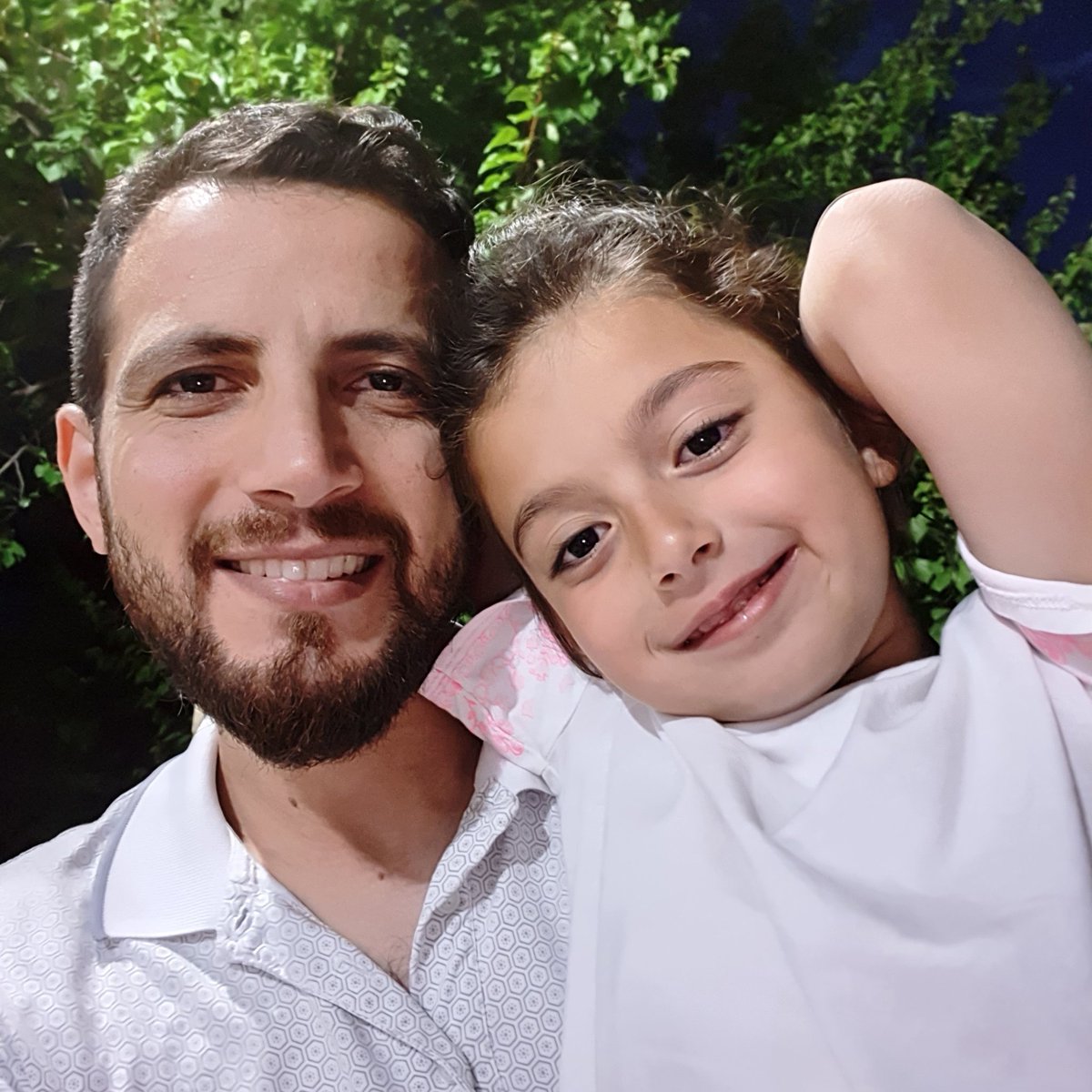 ilyaskose's tweet photo. Büyüyor iki gözümün çiçeği 🥰 https://t.co/Qba4sgmkj5
