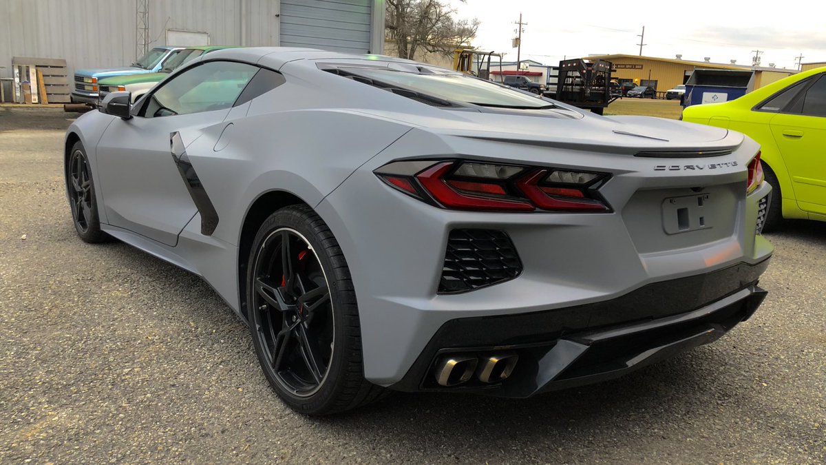 0maribrown's tweet photo. BEFORE AND AFTER ON THIS BEAUTIFUL C8 CORVETTE THAT I WRAPPED! CONTACT ME IF YOU’RE LOOKING TO GET YOUR CAR WRAPPED🤝 https://t.co/LYZWW8AC8g
