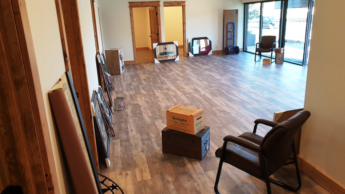 TexasCPTins's tweet photo. It's MOVE-IN Day! Our new office remodel is all wrapped up, décor is starting to arrive, signage getting ready to hang &amp; furniture is on its way as we get even closer to officially welcoming our newest TXLIG office branch in Brownwood /Early! Stay Tuned 4 GIVE-AWAYS! #TXCPTIG https://t.co/JFlsX20wfJ
