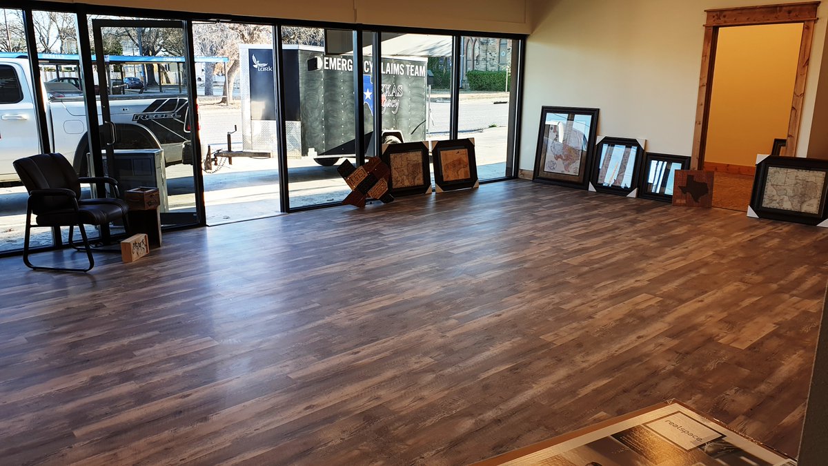 TexasCPTins's tweet photo. It's MOVE-IN Day! Our new office remodel is all wrapped up, décor is starting to arrive, signage getting ready to hang &amp; furniture is on its way as we get even closer to officially welcoming our newest TXLIG office branch in Brownwood /Early! Stay Tuned 4 GIVE-AWAYS! #TXCPTIG https://t.co/JFlsX20wfJ