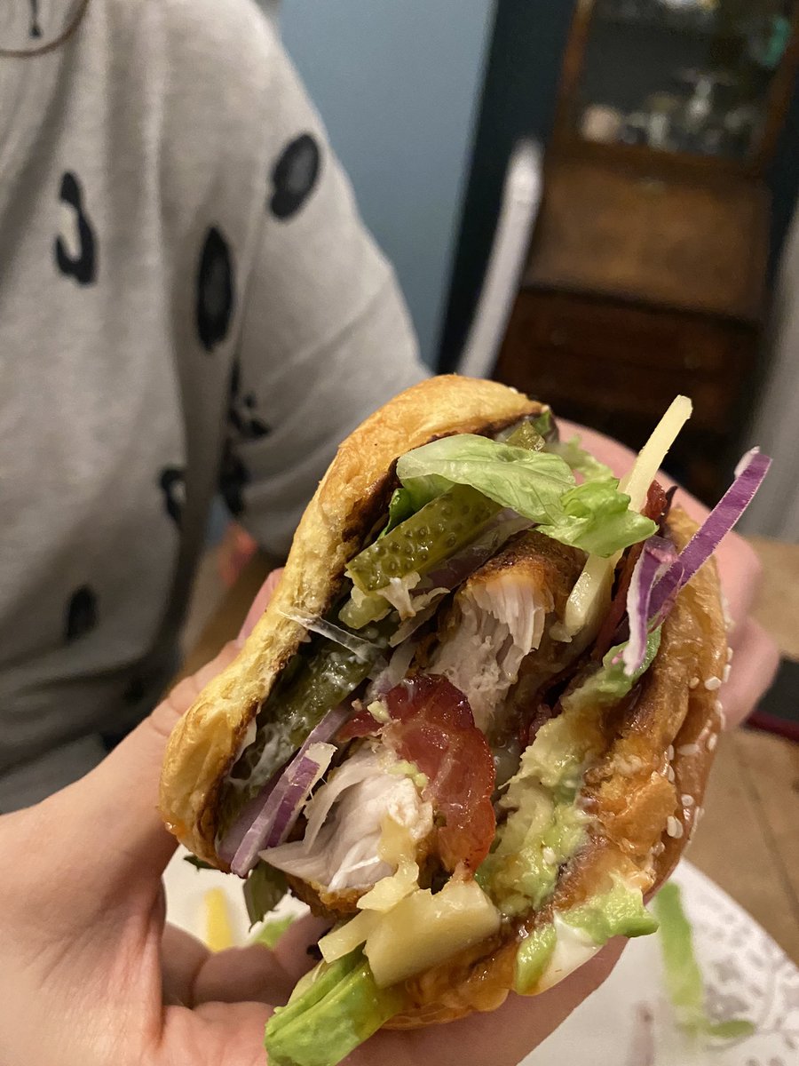 JoshuaBrew's tweet photo. @ratemyplatenow katsu burger fakeaway by Jess https://t.co/ynUdXo1piQ