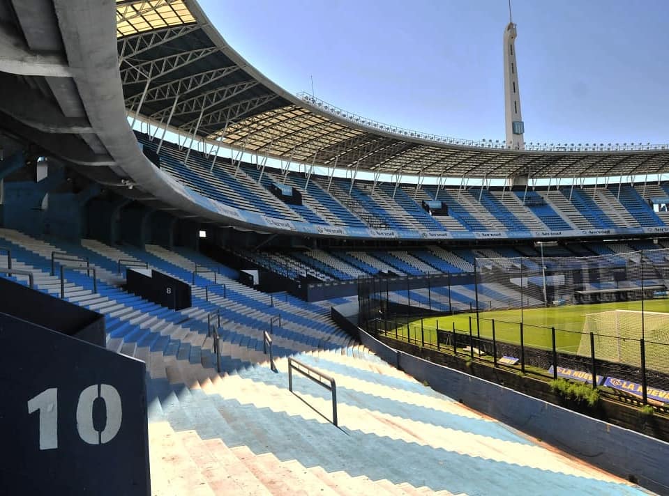 RacingClub's tweet photo. Hola bebé 💙

📸 @academicananet

#AguanteRacing https://t.co/Z5TAZMlV44