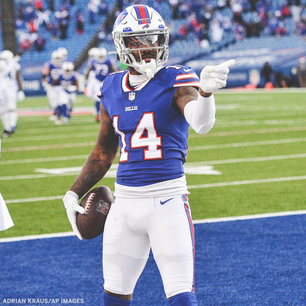 espn's tweet photo. Stefon Diggs in his first playoff game with the @BuffaloBills 😤

🔵 6 Receptions
🔵 128 Yards 
🔵 1 TD https://t.co/QkA4xbRzBT