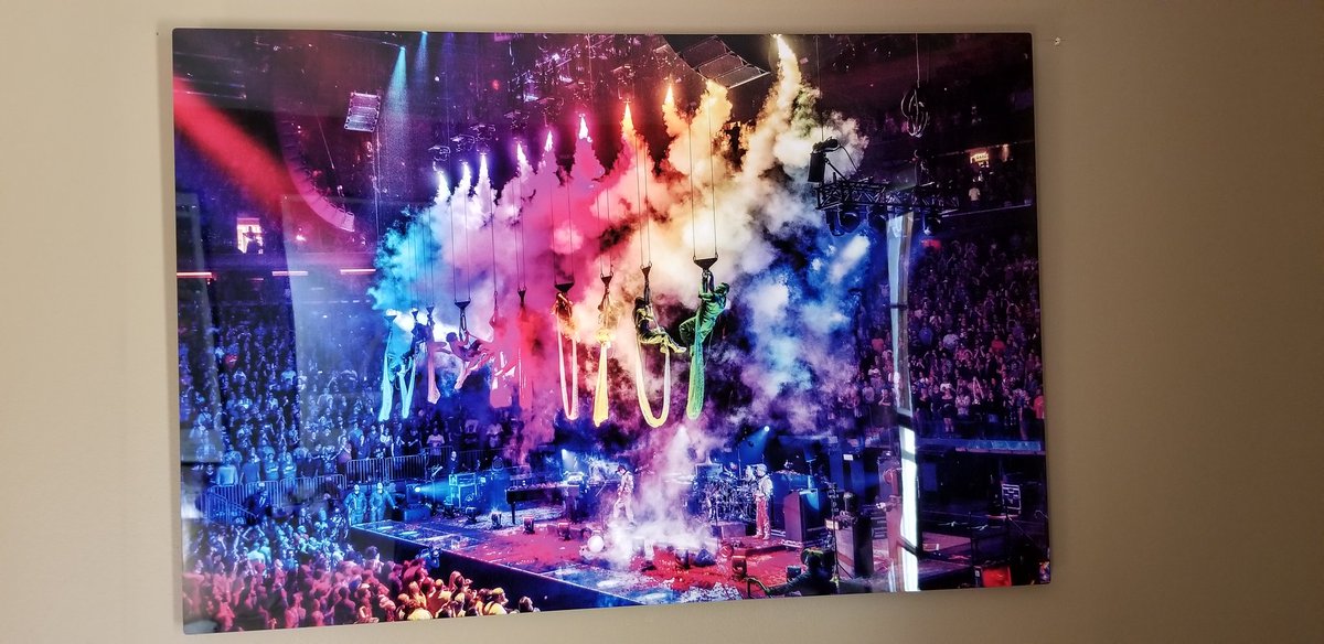 ❤ my new metal print of @aznpix 's amazing work. Classed up our TV room which brings back fond memories of #YEMSG 
#MetalRules