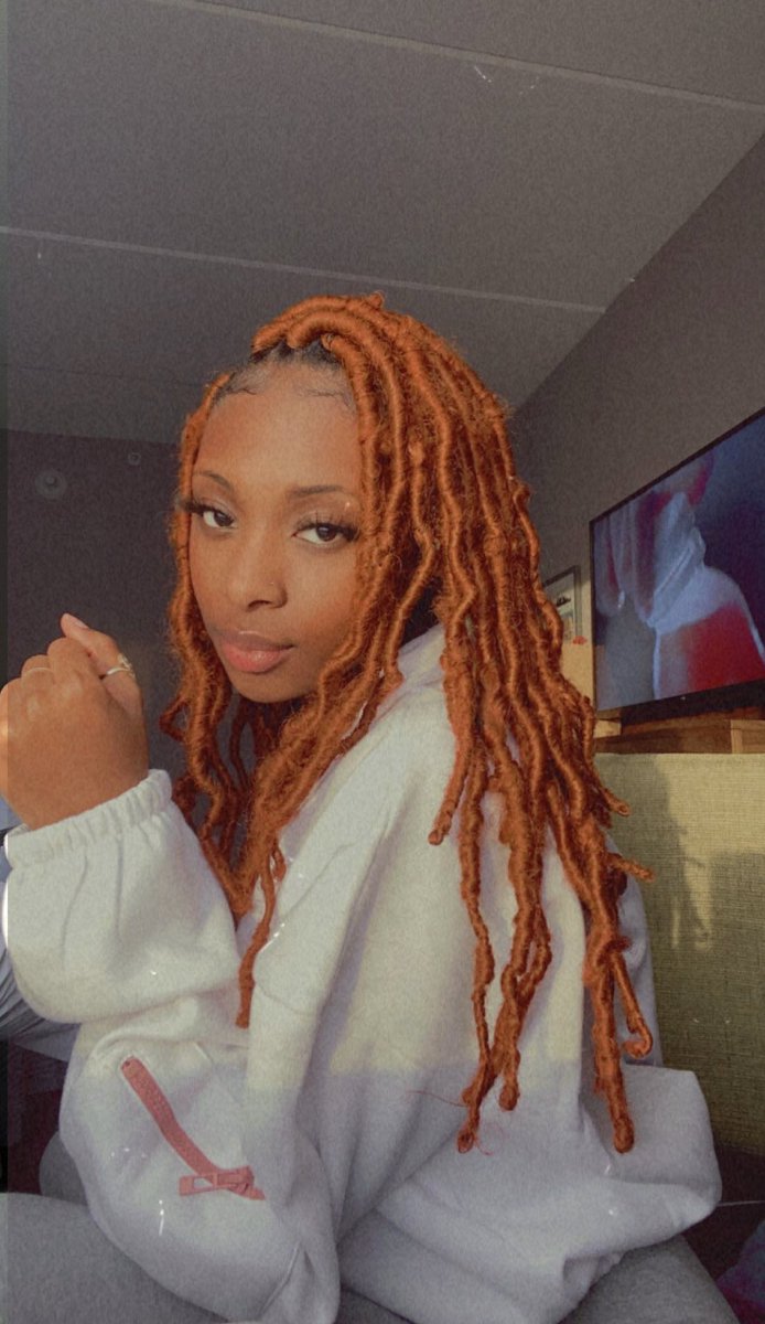 tabratttt's tweet image. my lil bihhh she do da most 😏😍