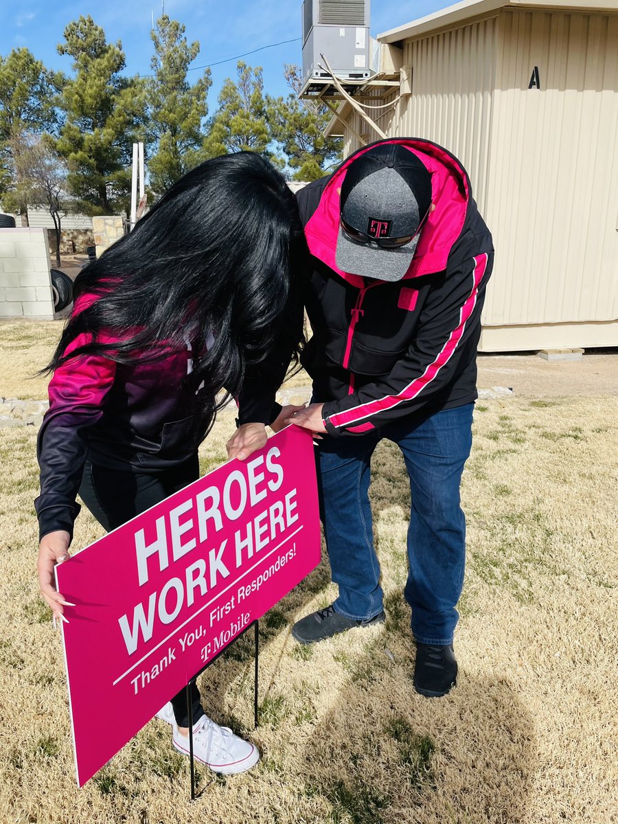 The frontline of @TMobile honoring the frontline of our Small Town Rural community for the #heroes they truly are day in and day out. THANK YOU for your service!! #clapforheroes #community #appreciation @JonFreier @SamSindha