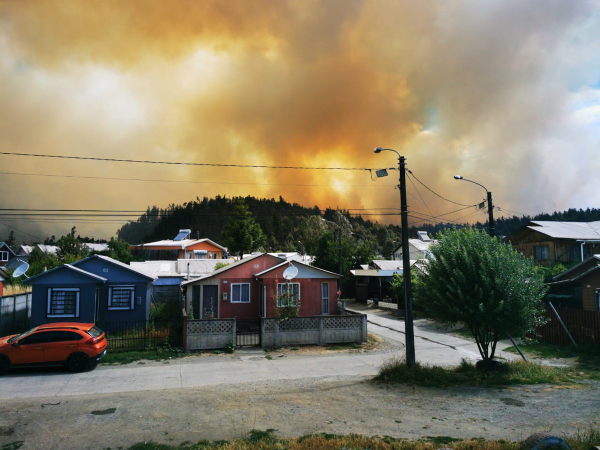 INF0SCHILE's tweet photo. ⚠️#Bomberos de #Traiguen, #Angol, #Victoria, #Pastene, #Lumaco, #LosSauces en Apoyo a Bomberos de #Puren.
14 Brigadas, 6 Helicopteros, 10 Aeronaves, 1 Skidder 4 Camiones Algibes Son Los Recursos Que Trabajan en el 🔥#I.F https://t.co/exI7htPM52