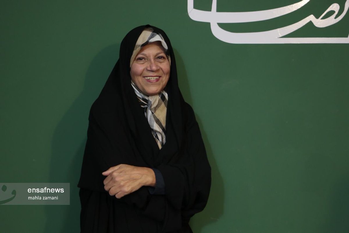 Faezeh  #Hashemi who was Tehran’s 1st MP in 1996, criticizes Rouhani and Zarif’s foreign policy. She says contrary to expectations,  #Iran’s relations with Arab neighbors worsened under Rouhani. She blames  #Zarif &  #Rouhani for becoming more radical than Iranian conservatives.