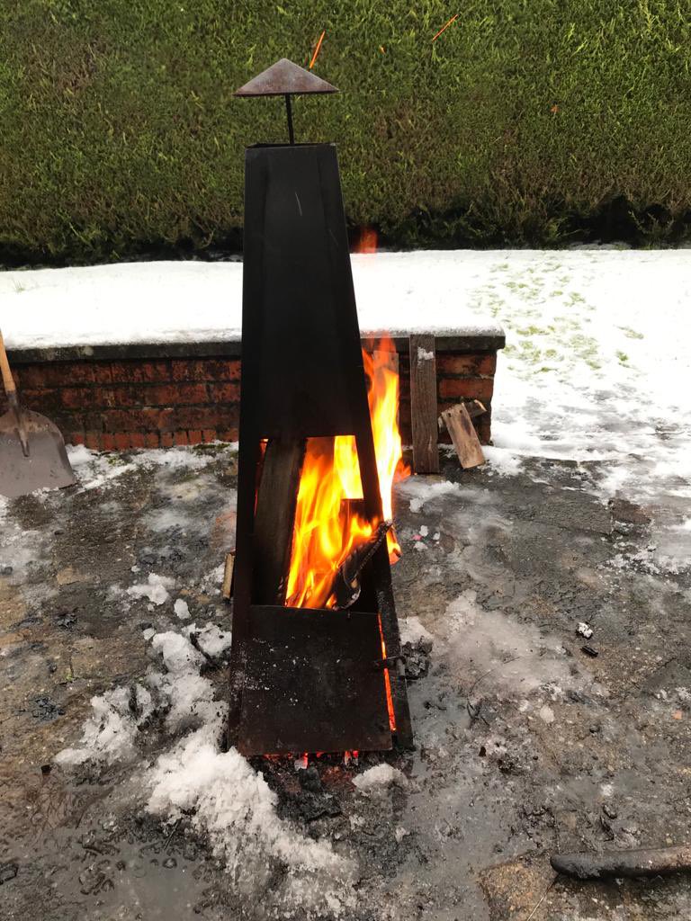 GillianFulton12's tweet photo. Winter walks and fire pits ❄️🔥 #appreciatingthesimplethings #family #love #weekend https://t.co/6nMhgLrjEd